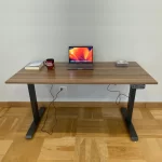 Escritorio Eléctrico Ascend Esencial 140 cm | Doble Motor 3 Memorias | Café y negro