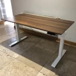 Escritorio Eléctrico Ascend Pro 160 cm | Rango 60-125 cm Doble Motor | Café/Blanco - Imagen 2
